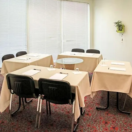 ibis Martigues Centre 