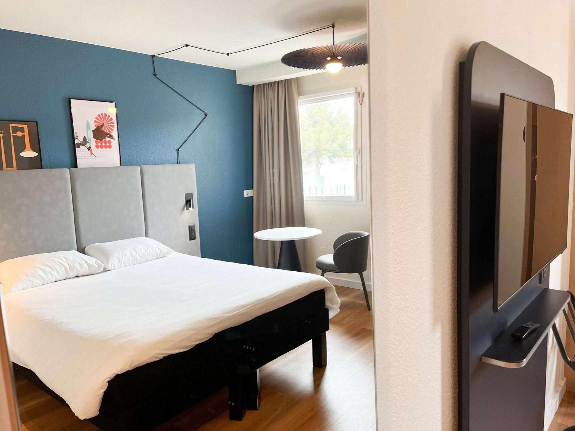 Ibis Centre Hotel 3*