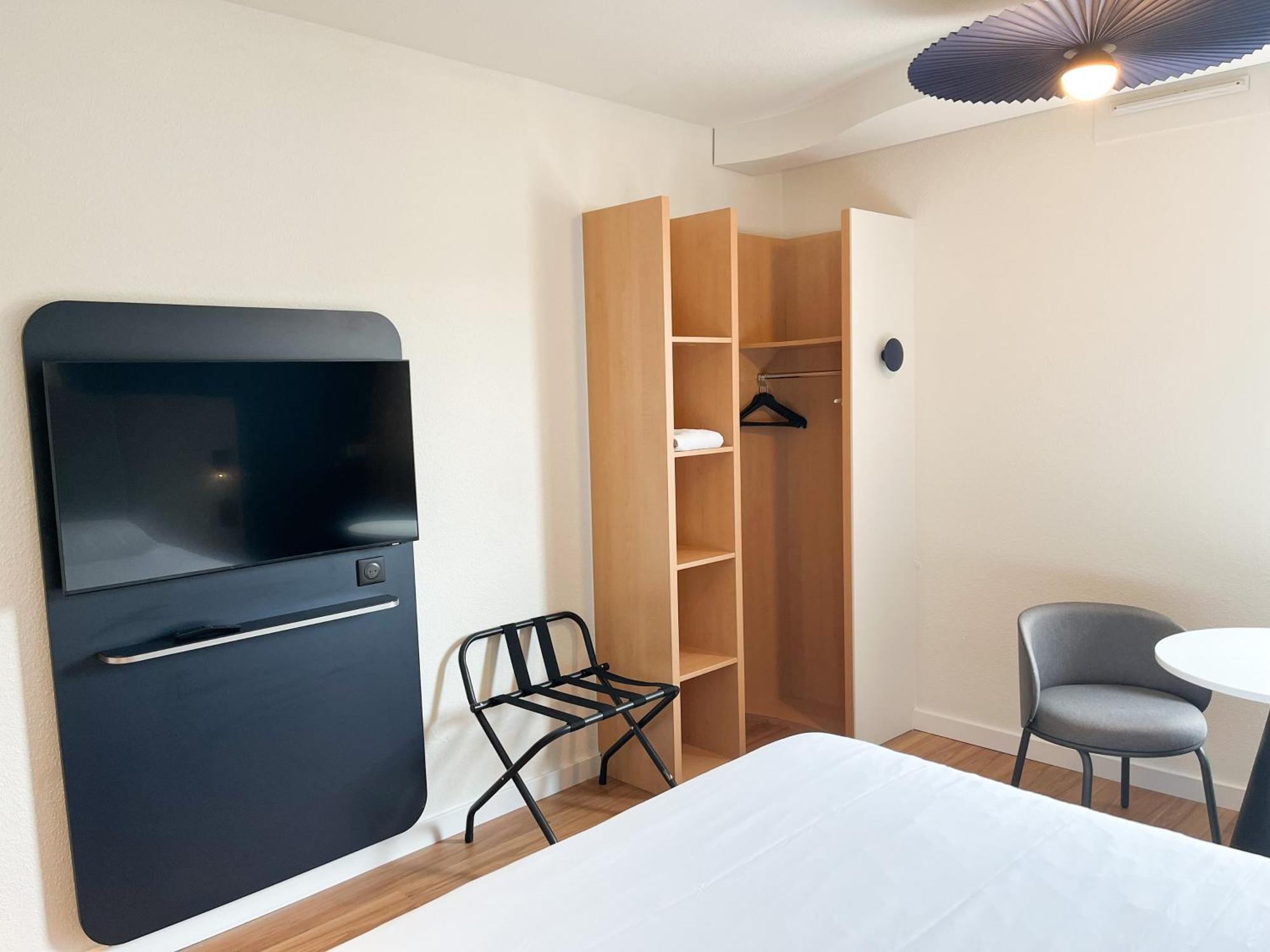 Ibis Centre Hotel 3*